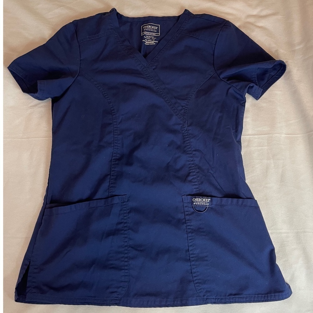 Bundle of Two Women’s Scrubs Top Size: XS - Picture 5 of 8